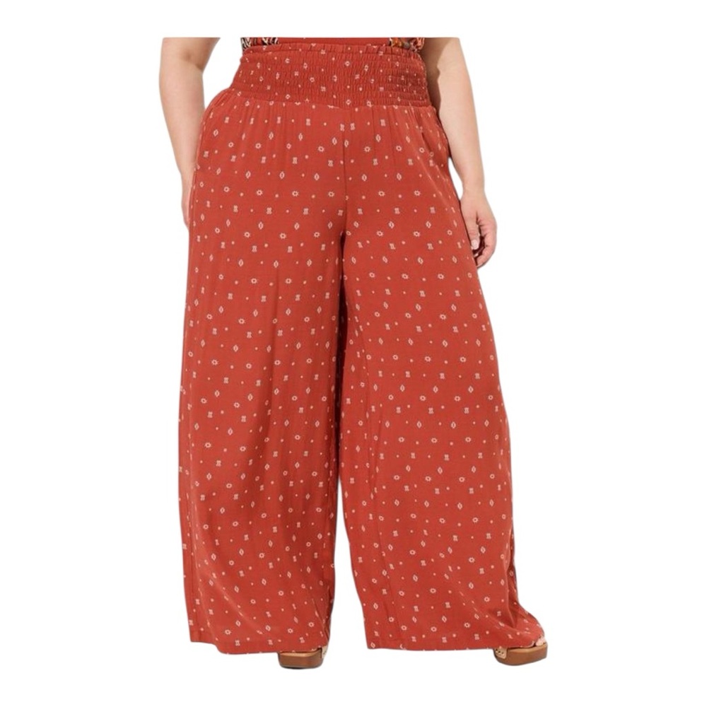 Torrid Challis Smocked Ruffle Trim Crop with Pull On Wide Leg Smocked Waist pant - Picture 4 of 6